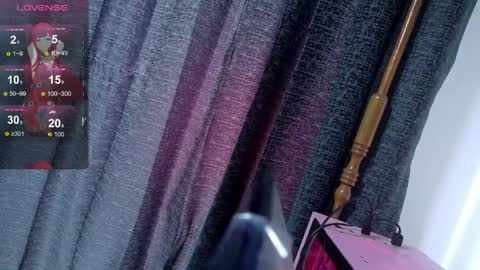 Inori Independent model online show from April 4, 6:40 pm