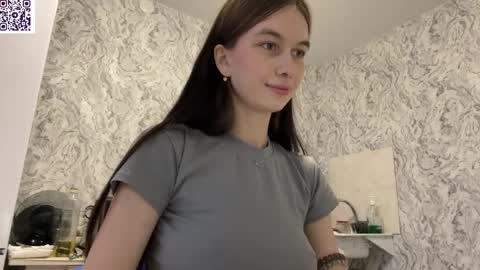 Hina online show from May 8, 4:32 pm