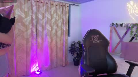 HINNA online show from April 15, 3:29 am