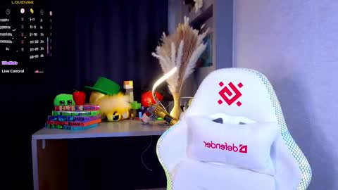 Snapshot of hisoka__akerley chatting on September 19, 5:34 pm Ella online show from September 19, 5:34 pm