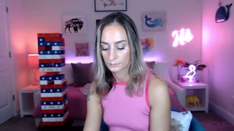 Snapshot of holihurricane chatting on October 11, 3:22 am Holi Hurricane online show from October 11, 3:22 am