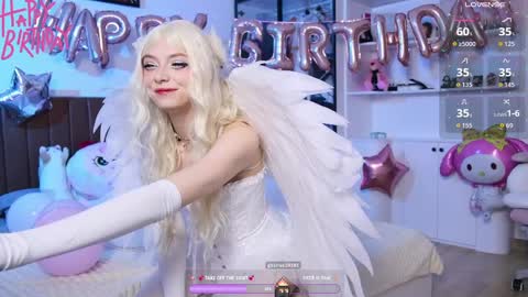 Holli online show from April 10, 12:55 pm