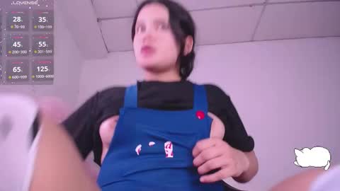 Snapshot of holly_16 chatting on February 4, 6:49 pm holly_16 online show from February 4, 6:49 pm
