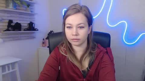 Snapshot of holly_bb95 chatting on January 20, 4:32 am Holly online show from January 20, 4:32 am