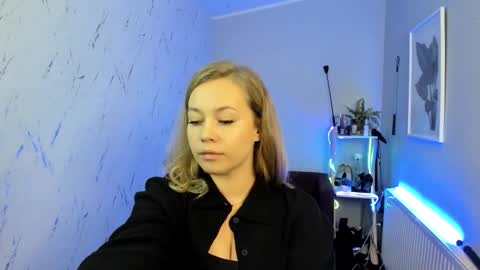 Snapshot of holly_bb95 chatting on September 29, 5:07 pm Holly online show from September 29, 5:07 pm
