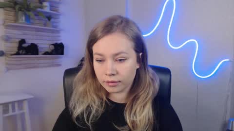 Snapshot of holly_bb95 chatting on March 10, 12:29 am Holly online show from March 10, 12:29 am