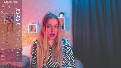 Snapshot of holly_molly8 chatting on January 17, 4:26 pm holly_molly8 online show from January 17, 4:26 pm