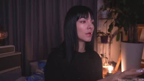 Holly Linder online show from November 16, 2:35 am