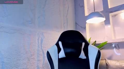 Snapshot of hollypeytoon chatting on September 18, 9:35 pm Holly online show from September 18, 9:35 pm