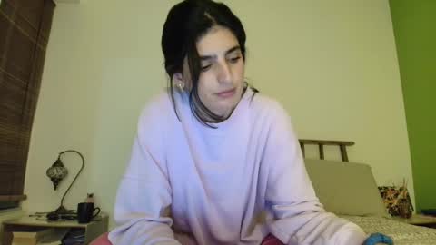 hollyshit_ online show from February 6, 2:15 am