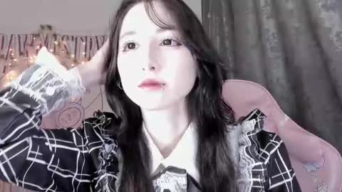 Ho Lee Sheet online show from October 10, 3:39 pm