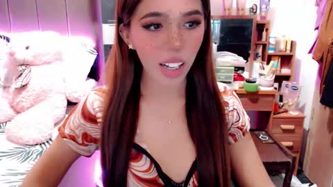 Snapshot of holy_molly1 chatting on October 30, 3:35 pm MOLLY online show from October 30, 3:35 pm