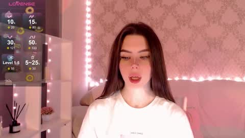 Mia online show from October 7, 4:17 am