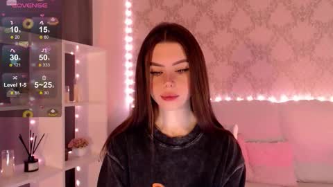 Mia online show from October 10, 3:44 am