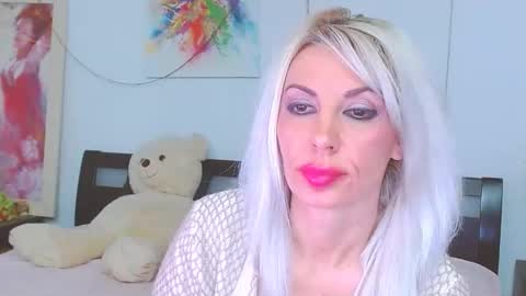 honey_lara online show from January 9, 2:05 am
