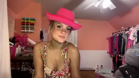 HoneyDrippinBunny online show from February 12, 3:40 am