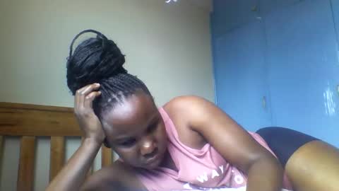 Honeymuny online show from December 4, 8:38 am