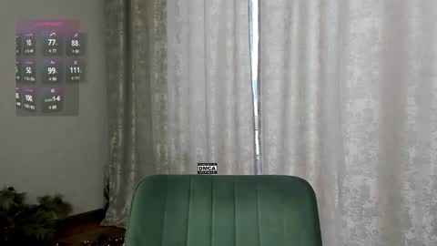 Snapshot of hoot_owl_cb chatting on February 14, 2:07 am Karina online show from February 14, 2:07 am