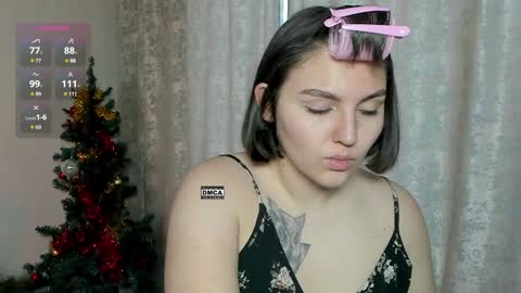 Snapshot of hoot_owl_cb chatting on January 21, 3:15 am Karina online show from January 21, 3:15 am