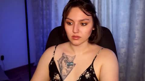 Snapshot of hoot_owl_cb chatting on September 10, 2:44 am Karina online show from September 10, 2:44 am