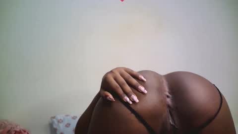 cutiey online show from April 10, 8:15 pm