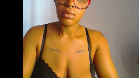 horny_ebonygirl_ online show from February 6, 1:58 pm