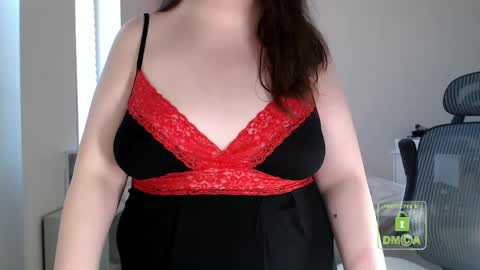 Lila online show from April 11, 2:54 pm