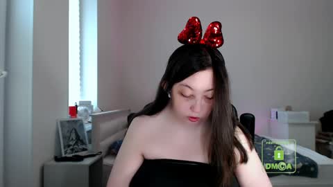 Lila online show from May 28, 3:21 pm