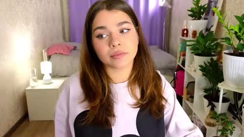 LiluCaroline online show from September 30, 4:01 pm