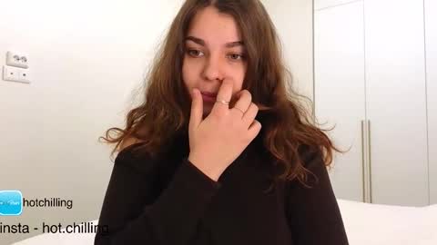 LiluCaroline online show from January 17, 6:48 pm