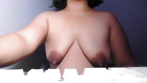 Snapshot of hot_clit28 chatting on October 10, 11:48 am ana online show from October 10, 11:48 am
