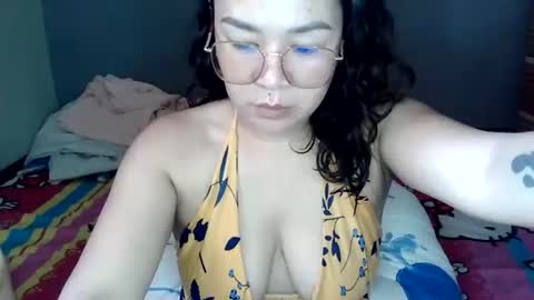 hot_emma1112 online show from July 16, 2:05 am