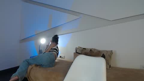 Alana online show from December 18, 8:35 pm