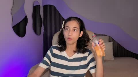 Alana online show from April 8, 9:39 pm