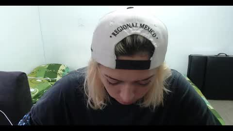 Mia online show from February 21, 12:06 pm