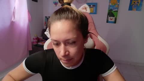 Mia online show from February 7, 4:44 pm