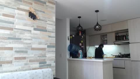 Mia online show from October 5, 2:00 pm