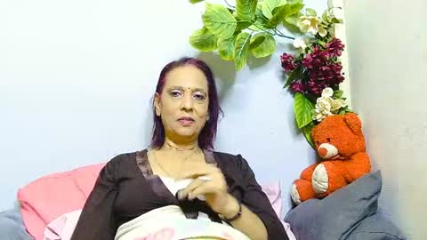 hot queen online show from June 30, 2:05 pm