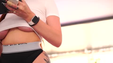 Anais online show from October 17, 9:01 am