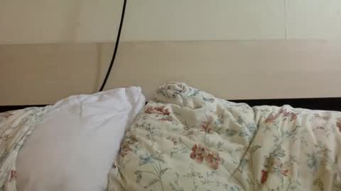 effy online show from March 3, 6:53 am