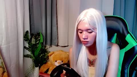 hotgirlronaxx online show from December 2, 7:38 pm