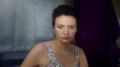 hotmamaqueen234 online show from August 9, 10:13 pm