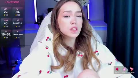 hello Im Eva online show from November 12, 10:02 am