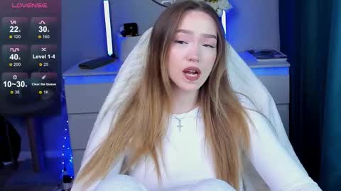 hello Im Eva online show from October 26, 2:23 pm