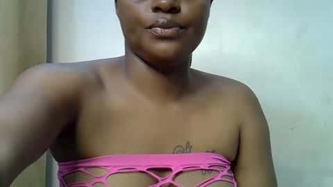 hottie_divaa online show from May 16, 9:45 am