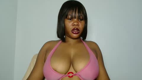 hotty_lora889 online show from April 7, 9:55 am