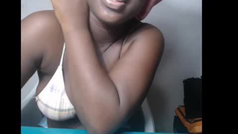 hottylissa1 online show from December 5, 12:10 am