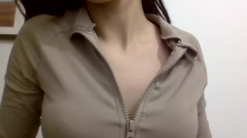 Snapshot of hotwinterxx chatting on December 3, 8:17 pm Hotwixx online show from December 3, 8:17 pm