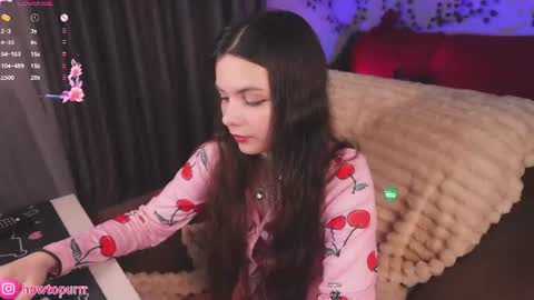 Mia online show from July 17, 5:16 pm