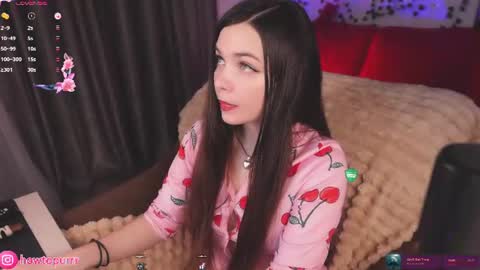 Mia online show from July 14, 5:28 pm